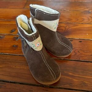 Brown Leather Midi Baby Boots Velcro Closure Internal Shearling Flower & Bow